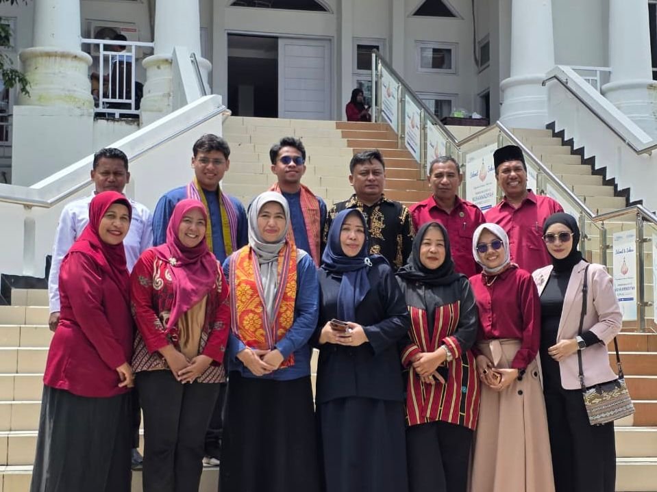 Program Studi Doktor Ilmu Hukum (PDIH) dan Program Studi Magister Ilmu Hukum (MIH) Universitas Muhammadiyah Surakarta (UMS) terus memperluas jejaring akademik melalui kegiatan kunjungan kerja dan penandatanganan nota kesepahaman (MoU) dengan Fakultas Hukum Universitas Muhammadiyah Kupang (UM Kupang).
