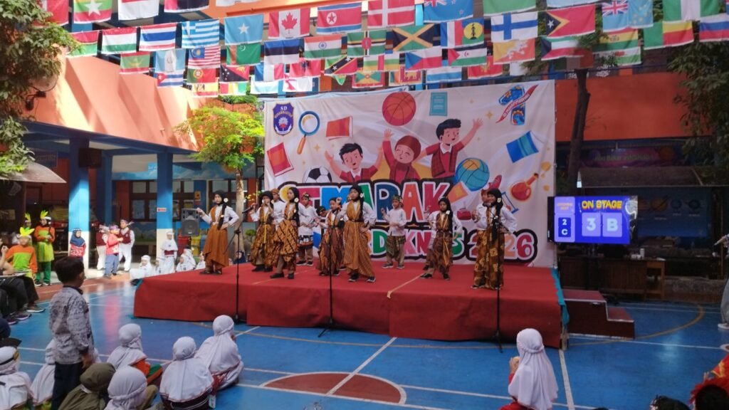 SD Muhammadiyah 1 Solo menggelar Semarak Hari Pendidikan Nasional (Hardiknas) 2026 bertajuk Sound and Soul Festival selama dua hari, Senin–Selasa (27–28/4/2026).
