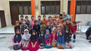 Pawai Baju Adat hingga Tukar Kado, SD Muhammadiyah 14 Solo Rayakan Hari Kartini