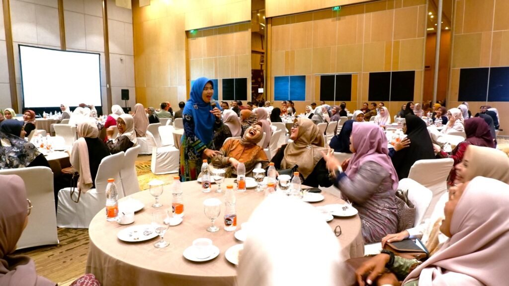 Seminar Parenting dan Halal Bihalal SMP Muhammadiyah PK Solo, Perkuat Sinergi Raih Prestasi