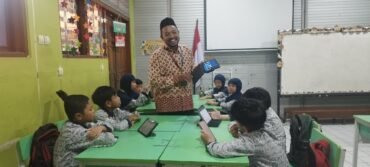 SD Muhammadiyah 1 Solo Mulai Gunakan AI untuk Pembelajaran Islam