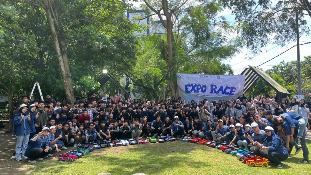 Mahasiswa Teknik Industri UMS Tampilkan Karya dalam Expo Race