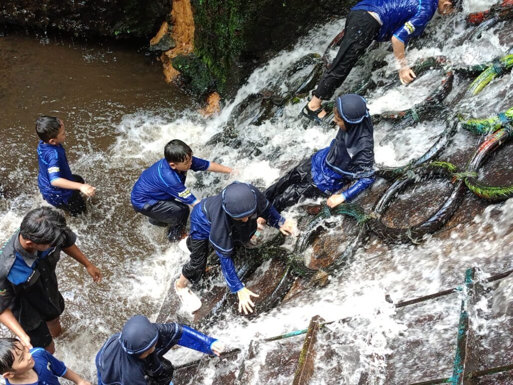 Field Trip Pulesari: SD Muhammadiyah PK Solo Tempa Karakter Murid lewat Alam