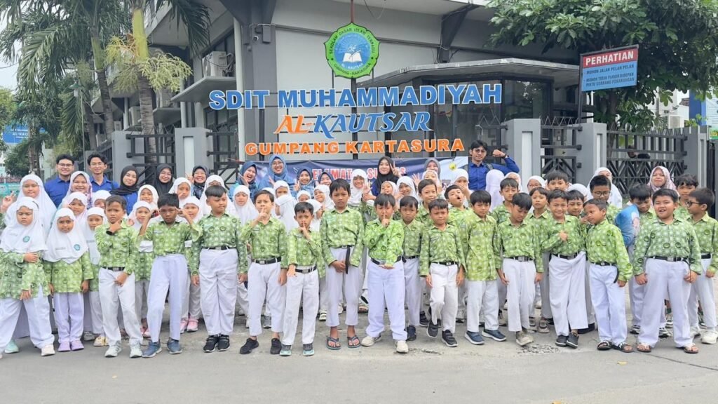 Aplikasi GigiMU diperkenalkan kepada siswa dalam kegiatan Pengabdian kepada Masyarakat (PKM) berbasis Pengembangan dan Pemberdayaan Desa Binaan (P2DB) FKG UMS di SD IT Muhammadiyah Al Kautsar, Rabu (22/4/2026).