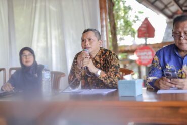 Guru Besar UMS: 97 Persen UMKM Indonesia Stagnan di Level Mikro