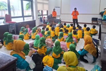 Meriah dan Antusias Saat Anak TK ‘Aisyiyah Bolon 1 Kunjungi Basarnas
