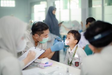 Kolaborasi Lintas Profesi, FKG UMS Edukasi Kesehatan Gigi Siswa SDIT Nur Hidayah Surakarta