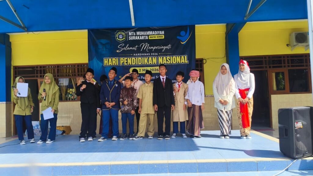 MTs Muhammadiyah Surakarta memperingati Hari Pendidikan Nasional 2026 dengan rangkaian acara bertema "Menguatkan Partisipasi Semesta, Mewujudkan Pendidikan Bermutu untuk Semua", Sabtu (2/5/2026).