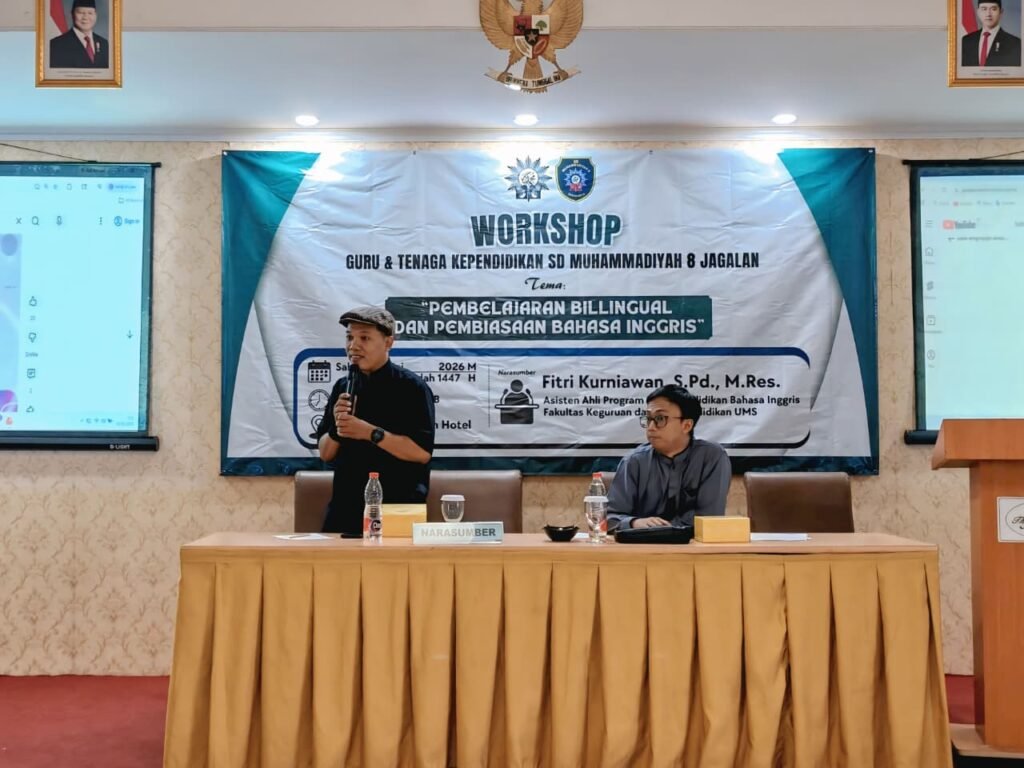 Siapkan Pembelajaran Bilingual, SD Muhammadiyah 8 Jagalan Gelar Workshop Bahasa Inggris untuk Guru