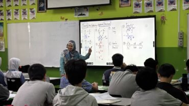 128 Siswa SMP Muhammadiyah PK Kottabarat Solo Jalani Edutrip ke Singapura dan Malaysia