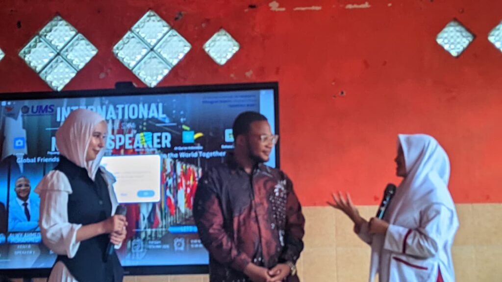 Kolaborasi dengan UMS, SD Muhammadiyah 14 Solo Gelar Global Friends Day Bersama Penutur Asing