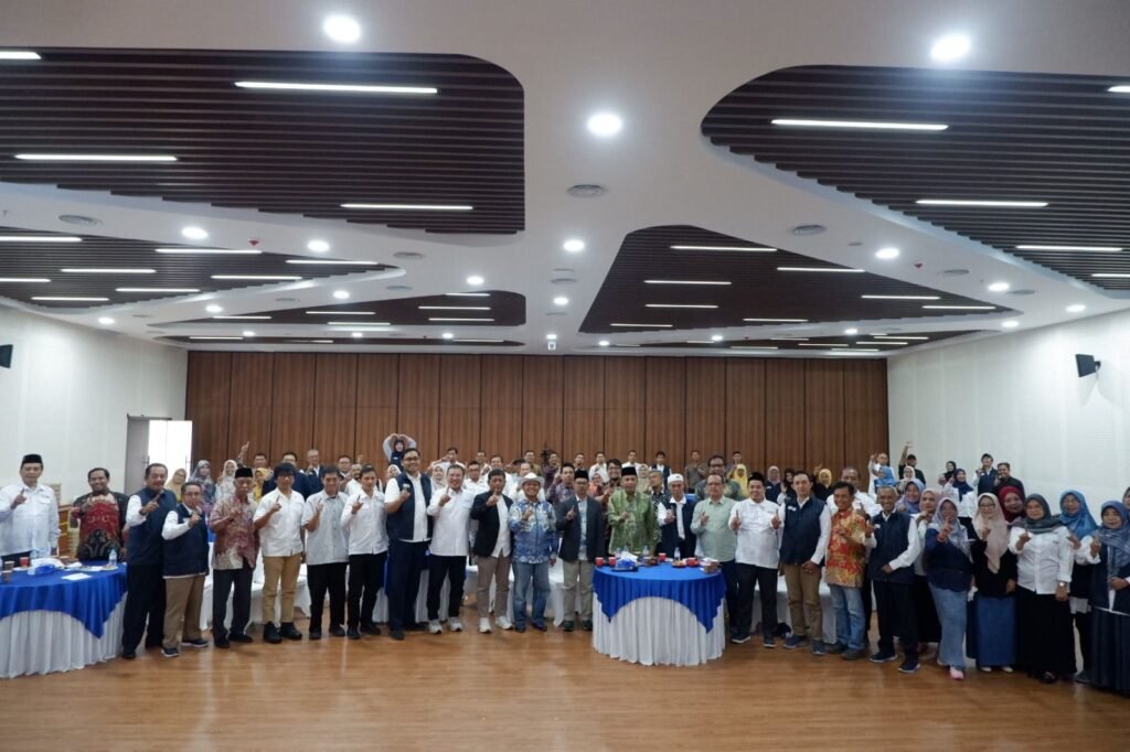 Ikatan Alumni Universitas Muhammadiyah Surakarta (IKA UMS) bekerja sama dengan Lembaga Pengembangan Persyarikatan, Pengkaderan, dan Alumni (LP3A) UMS menggelar rangkaian agenda tahunan di Ruang Seminar Fakultas Ekonomi dan Bisnis (FEB) Lantai 8 Kampus 2 UMS, Selasa (26/5/2026).