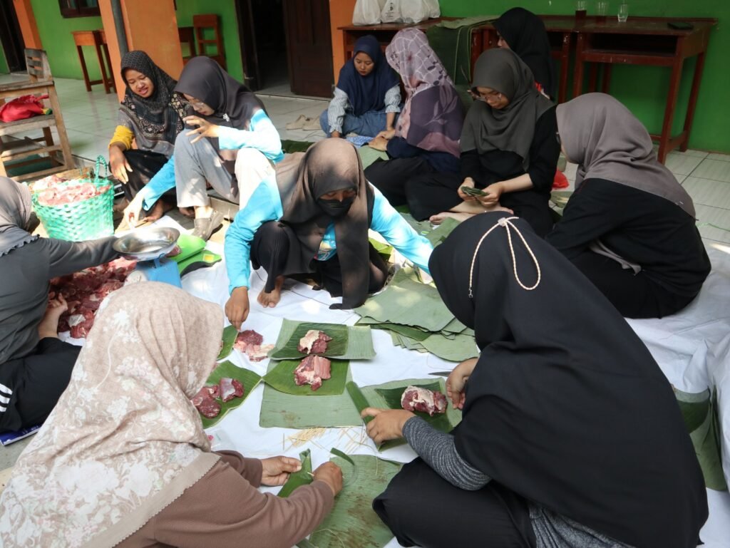SD Muhammadiyah 8 Jagalan Kampanye Iduladha Ramah Lingkungan dengan Daun Pisang