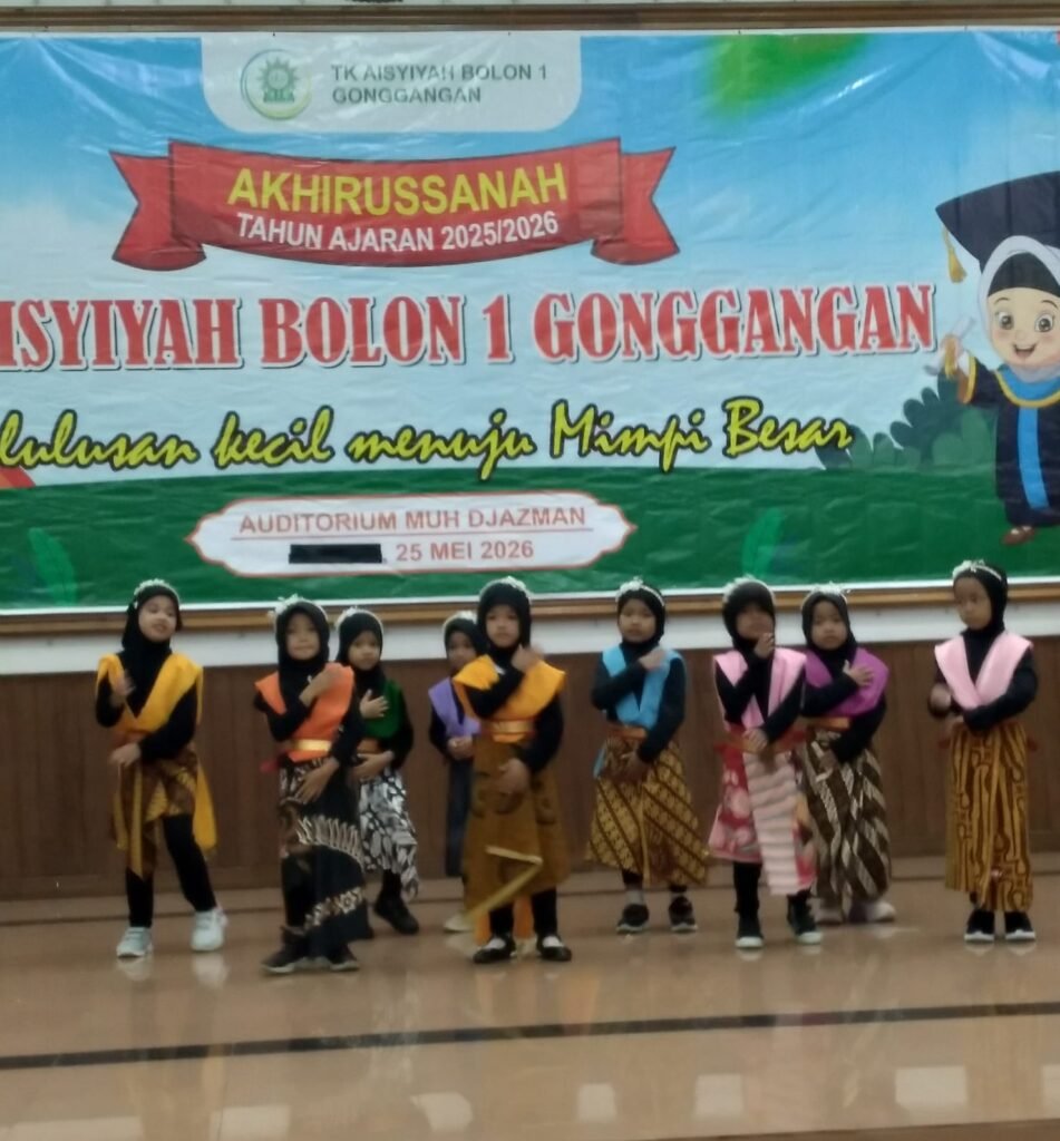 TK Aisyiyah Bolon 1 Karanganyar menggelar akhirussanah tahun ajaran 2025/2026 dengan meluluskan 21 siswa, Senin (25/5/2026), di Auditorium Mohamad Djazman Universitas Muhammadiyah Surakarta (UMS).