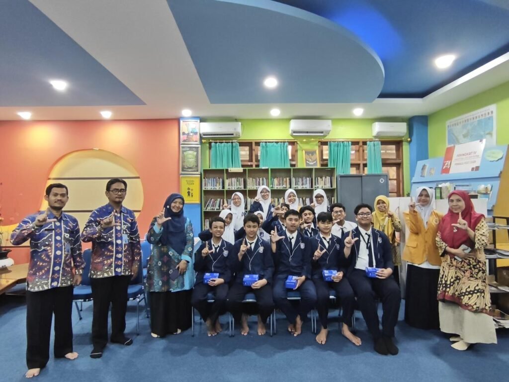 Perpustakaan dan Pusat Layanan Digital Universitas Muhammadiyah Surakarta (UMS) resmi meluncurkan fasilitas UMS Library Corner di Perpustakaan SMP Muhammadiyah Program Khusus (PK) Kottabarat Surakarta, Selasa (19/5/2026).