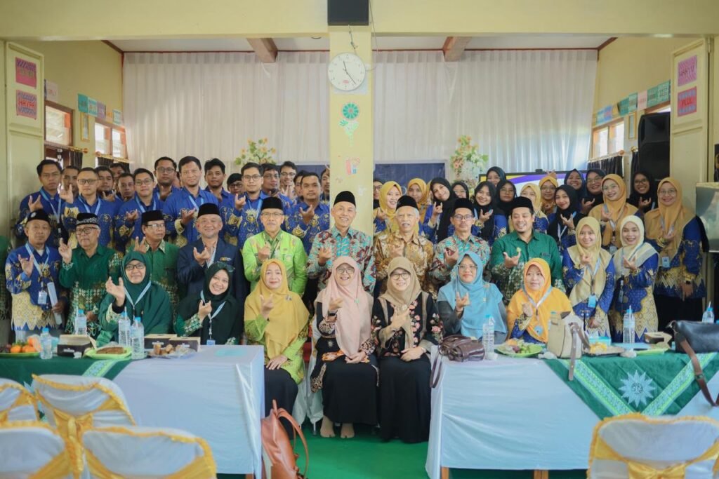 Universitas Muhammadiyah Surakarta (UMS) menggelar Baitul Arqam Dosen UMS pada Kamis-Sabtu, (18-20/6/2026) di SD Muhammadiyah Baitul Falah Bancak, Mojogedang, Karanganyar.