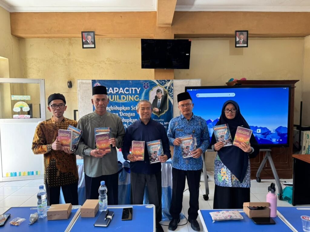 Menjelang pelaksanaan Rapat Kerja (Raker) Tahun Ajaran 2026/2027, Pondok Pesantren Muhammadiyah (PonpesMu) Manafi’ul Ulum Sambi menggelar kegiatan capacity building bagi seluruh ustaz dan ustazah SMP serta SMA PonpesMu Manafi’ul Ulum Sambi, Senin (29/6/2026).