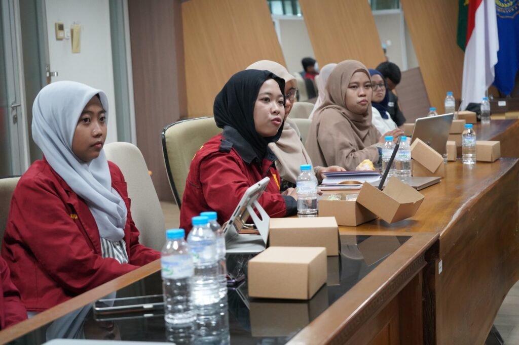 Direktorat Kemahasiswaan dan Pengembangan Talenta Inovasi Universitas Muhammadiyah Surakarta (UMS) menggelar Pembekalan Internal Program Penguatan Kapasitas Organisasi Kemahasiswaan (PPK Ormawa) bagi tim penerima pendanaan tahun 2026.