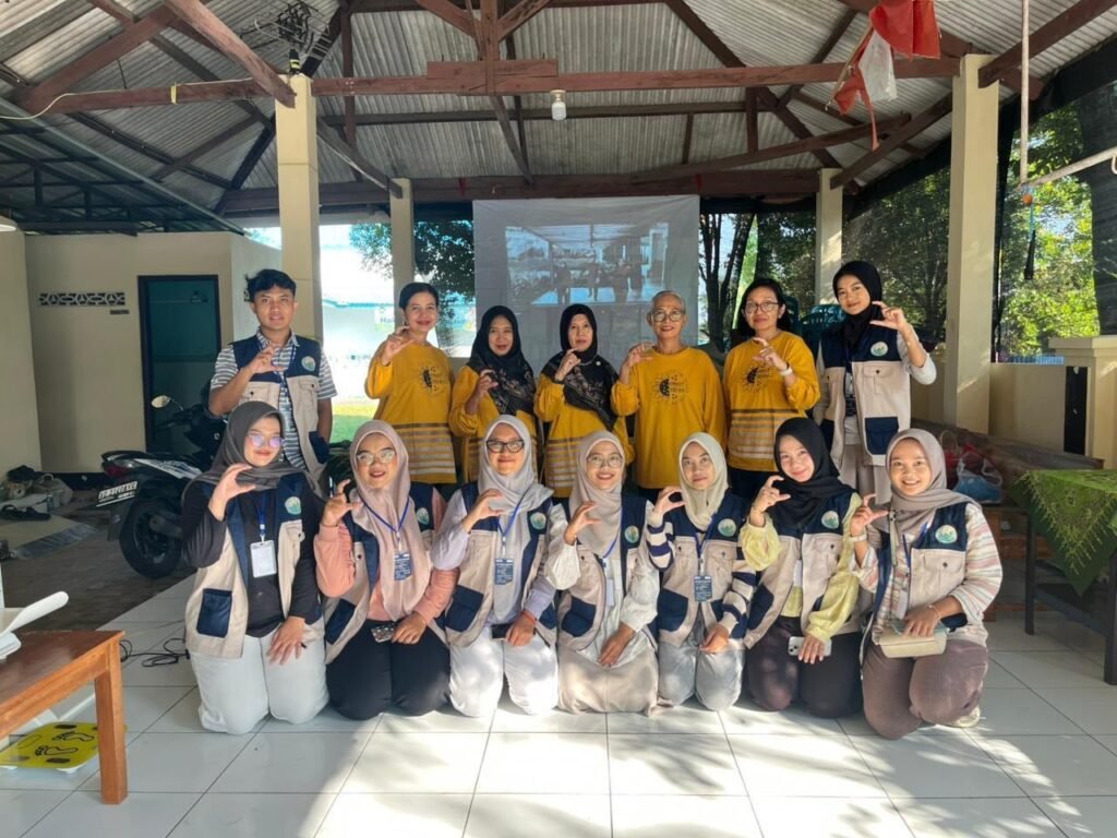 Kolaborasi Empat Profesi, Mahasiswa FIK UMS Edukasi Diabetes di Posyandu Lansia