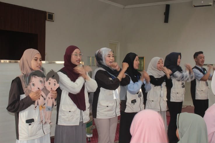 Mahasiswa Kuliah Kerja Nyata (KKN) Tematik Fakultas Ilmu Kesehatan (FIK) Universitas Muhammadiyah Surakarta (UMS) Kelompok 45 menyelenggarakan program edukasi bertajuk Jogo Awak di TPA Al-Hikmah Kauman, Dusun Kauman, Desa Wonorejo, Kecamatan Polokarto, Kabupaten Sukoharjo.