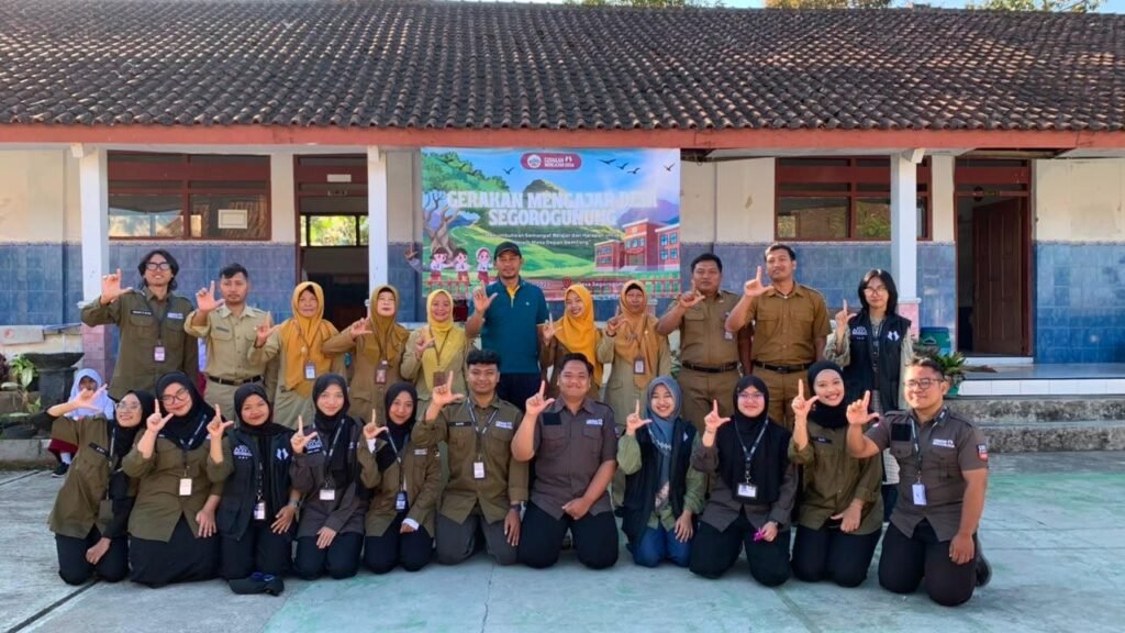 Mahasiswa Program Studi Geografi Fakultas Geografi Universitas Muhammadiyah Surakarta (UMS) menggagas program Pengabdian Mengajar Desa di Desa Segorogunung, Kabupaten Karanganyar.