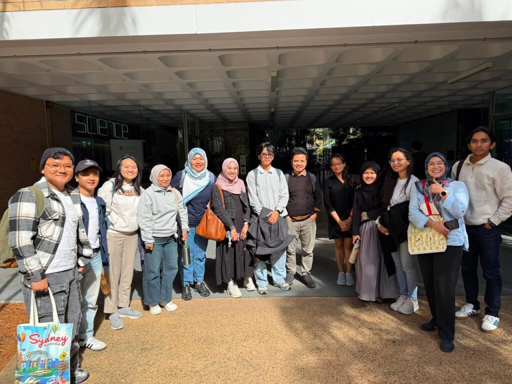Dosen Program Studi Pendidikan Teknik Informatika Universitas Muhammadiyah Surakarta (UMS), Hardika Dwi Hermawan, menjadi pembicara dalam forum diskusi bertajuk From Global Insight to Local Impact: Bridging Knowledge with Grassroots Realities in Indonesia yang diselenggarakan di University of Queensland, Australia, pada 23 Mei 2026.