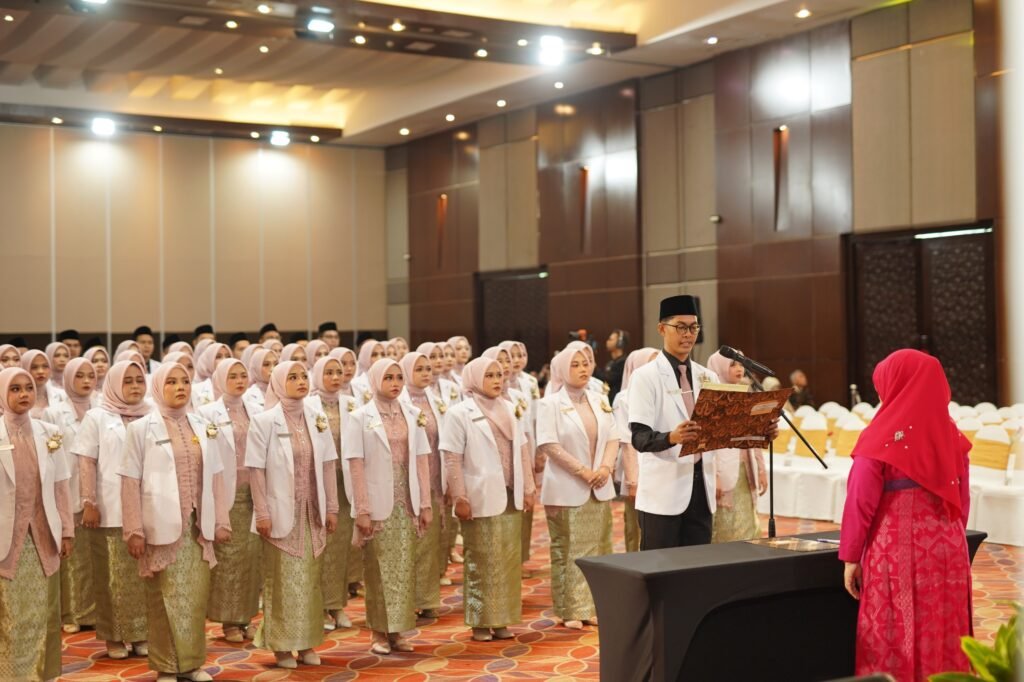 Lantik 79 Dokter Baru, FK UMS Tekankan Profesionalisme dan Pengabdian