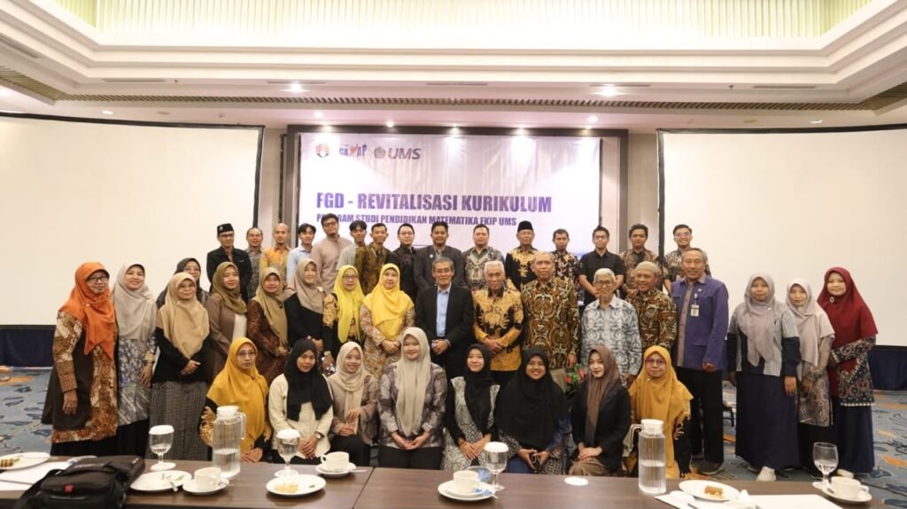 Program Studi Pendidikan Matematika Fakultas Keguruan dan Ilmu Pendidikan (FKIP) Universitas Muhammadiyah Surakarta (UMS) terus memperkuat komitmennya menghadirkan pendidikan yang relevan dengan perkembangan zaman. Upaya tersebut diwujudkan melalui Focus Group Discussion (FGD) Kurikulum yang digelar di Hotel Mercure Surakarta, Selasa (7/7/2026).
