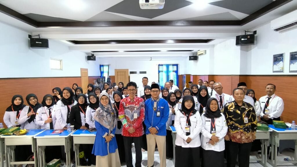 Guru Gunungkidul Belajar Inovasi Pembelajaran Bahasa Jawa di SD Muhammadiyah PK Solo