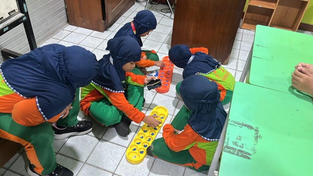 SD Muhammadiyah 1 Ketelan memperingati Hari Anak Nasional (HAN) 2026 dengan menggelar kegiatan bertajuk Peringati Hari Anak Nasional dengan Senam Anak Hebat, Kamis (23/7/2026).