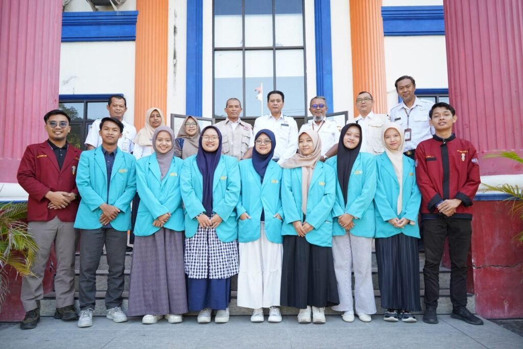 Tim Program Penguatan Kapasitas Organisasi Kemahasiswaan (PPK Ormawa) Ikatan Mahasiswa Muhammadiyah (IMM) Fakultas Keguruan dan Ilmu Pendidikan (FKIP) Universitas Muhammadiyah Surakarta (UMS) menjalin sinergi dengan Badan Penanggulangan Bencana Daerah (BPBD) Kabupaten Klaten dan Pemerintah Kecamatan Juwiring.