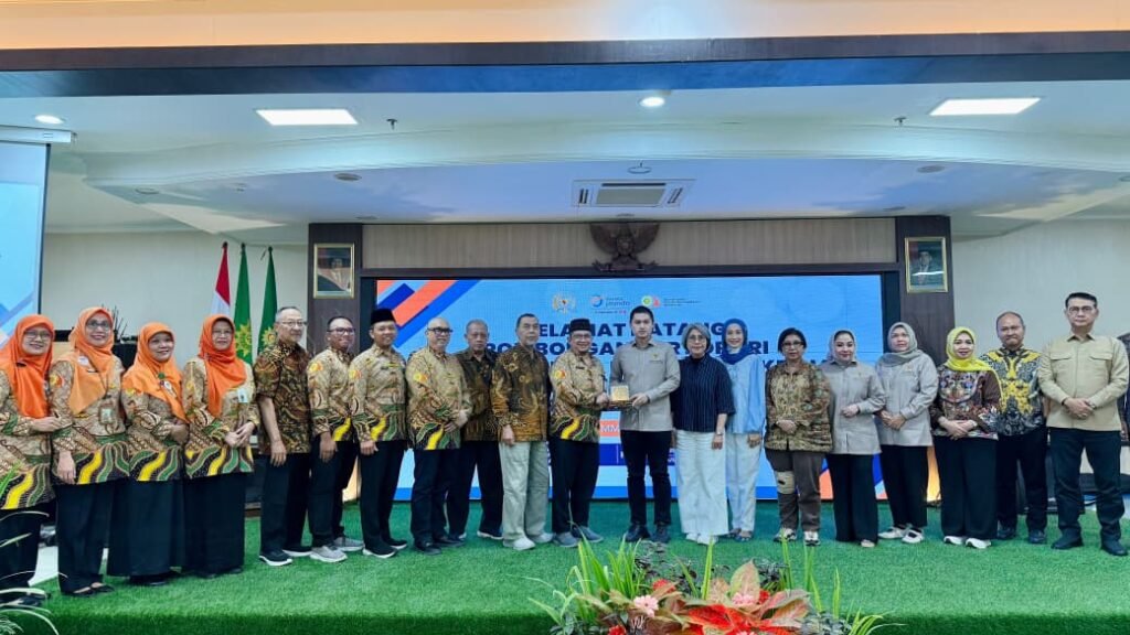 RS PKU Muhammadiyah Surakarta menerima kunjungan kerja Badan Urusan Rumah Tangga (BURT) DPR RI untuk meninjau pelayanan kesehatan bagi peserta Program Jamkestama Asuransi Jasindo.