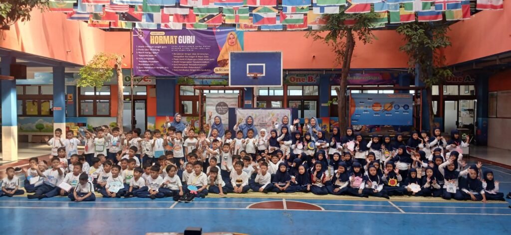 SD Muhammadiyah 1 Solo menegaskan komitmennya menciptakan lingkungan belajar yang aman, nyaman, dan ramah anak melalui Masa Pengenalan Lingkungan Sekolah (MPLS) Tahun Ajaran 2026/2027.
