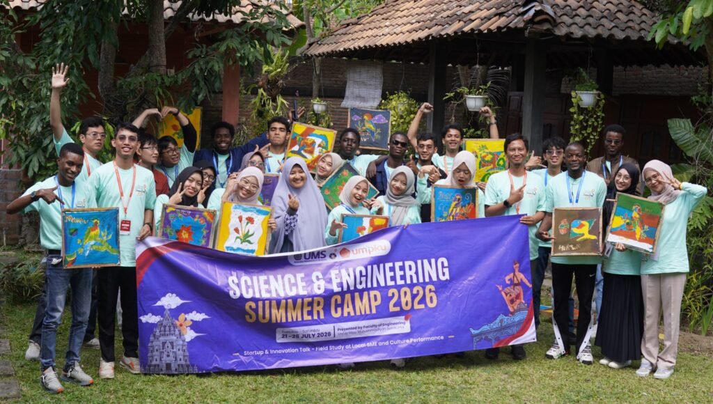 Fakultas Teknik (FT) Universitas Muhammadiyah Surakarta (UMS) mengenalkan kekayaan budaya Indonesia kepada mahasiswa internasional melalui kegiatan field study membatik di Batik MY, Bayat, Klaten, dalam rangkaian Science & Engineering Summer Camp 2026.