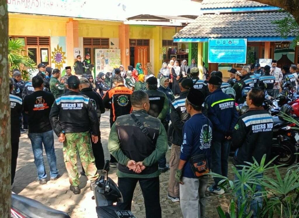 BikersMu Chapter Sleman memperingati milad pertama dengan menggelar touring dakwah yang dipadukan dengan bakti sosial, layanan kesehatan gratis, dan pengajian di kawasan wisata Ndeles Indah, Desa Sidorejo, Klaten, Ahad (26/7/2026).