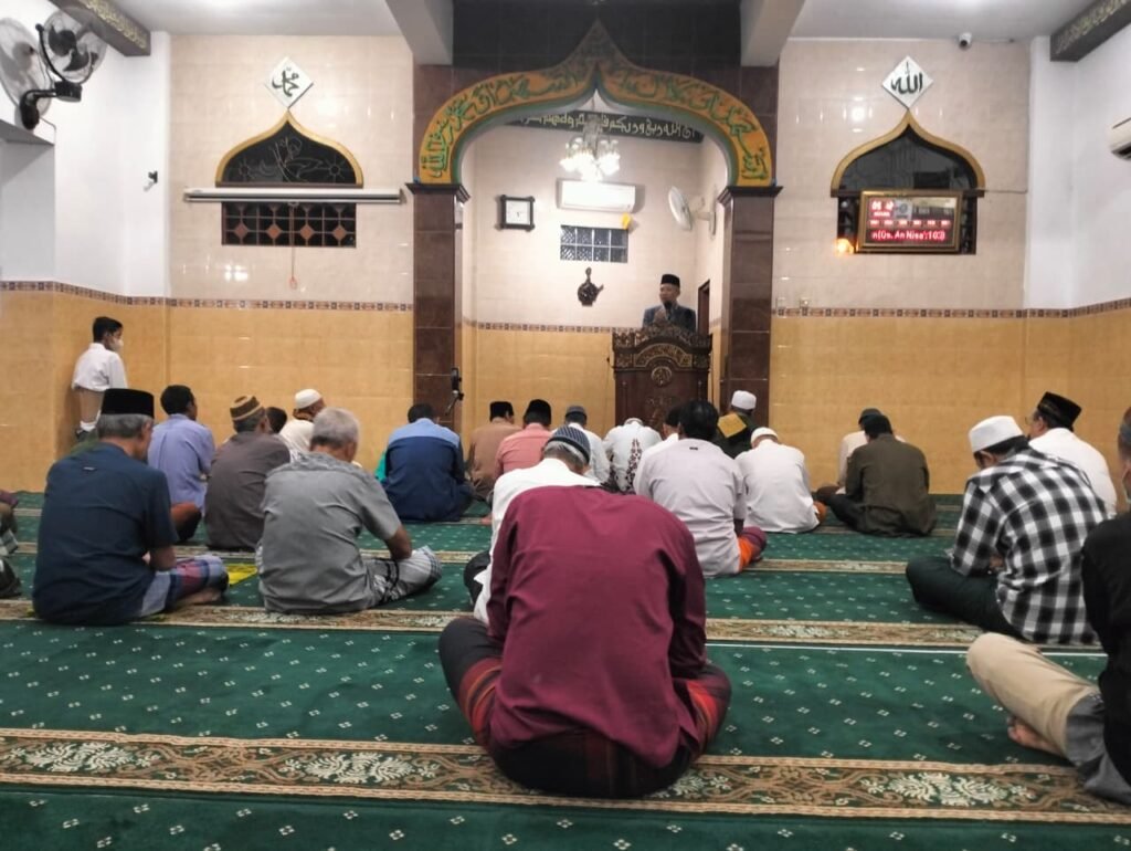 Pimpinan Ranting Muhammadiyah (PRM) Pajang bersama Pengurus Takmir Masjid Sidodadi Pajang, Laweyan, kembali menggelar Kajian Rutin Ahad Subuh Barokah, Ahad (26/7/2026).
