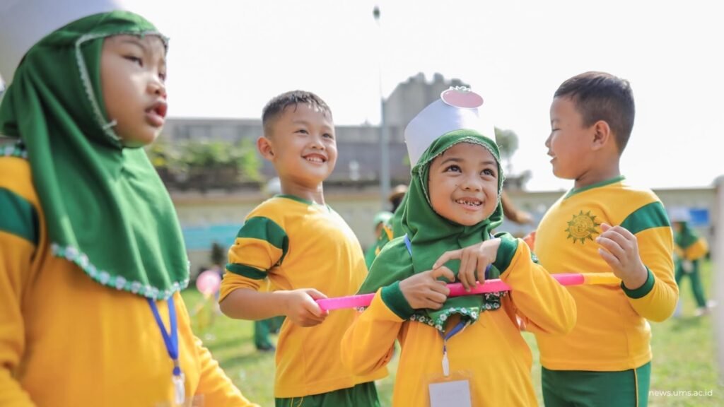 Peringatan Hari Anak Nasional yang jatuh setiap 23 Juli menjadi momentum bagi keluarga dan masyarakat untuk memastikan terpenuhinya hak-hak anak.