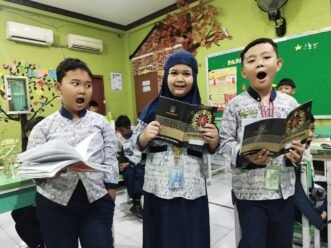 Mutaba’ah Book Daily Practice Jadi Panduan Ibadah Harian Siswa SD Muhammadiyah 1 Solo