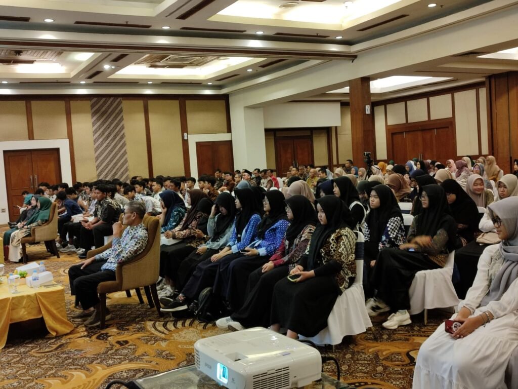SMA Muhammadiyah Program Khusus (PK) Kottabarat Surakarta menggelar Awwalussanah Tahun Pelajaran 2026/2027 di Ballroom Puri Kencono, Hotel Lorin Colomadu, Sabtu (4/7/2026).