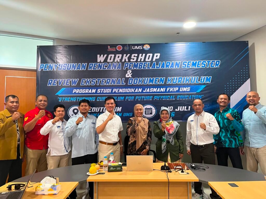 Program Studi Pendidikan Jasmani Fakultas Keguruan dan Ilmu Pendidikan (FKIP) Universitas Muhammadiyah Surakarta (UMS) terus memperkuat mutu pendidikan melalui kegiatan Review Dokumen Kurikulum yang digelar pada Kamis-Jumat (9–10/7/2026) di Meeting Room Gedung Edutorium UMS.