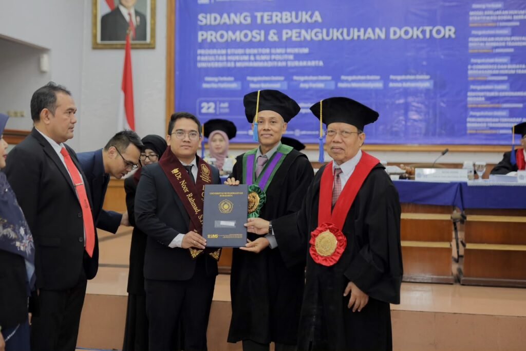 Doktor Pertama Hukum Unimugo Dikukuhkan UMS, Angkat Isu Obat Ilegal untuk Aborsi