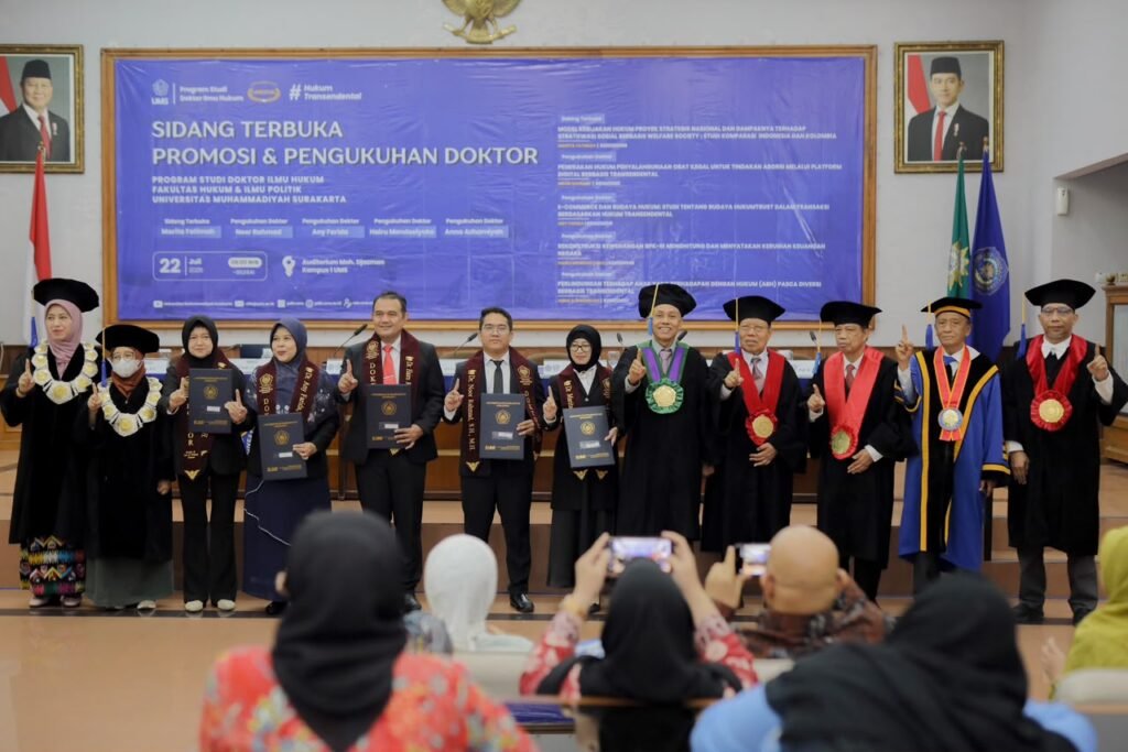 Universitas Muhammadiyah Surakarta (UMS) mengukuhkan Noor Rahmad sebagai doktor baru dari Program Doktor Ilmu Hukum Fakultas Hukum dan Ilmu Politik (FHIP) dalam Sidang Terbuka Promosi dan Pengukuhan Doktor, Rabu (22/7/2026).