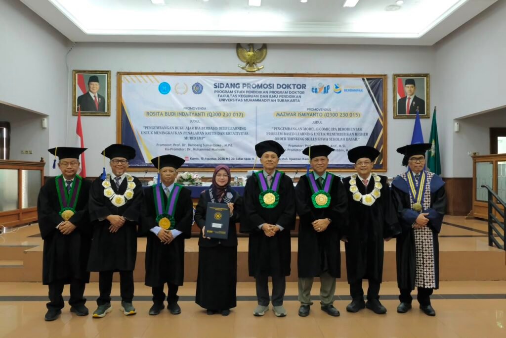 Universitas Muhammadiyah Surakarta (UMS) mengukuhkan dua doktor baru dari Fakultas Keguruan dan Ilmu Pendidikan (FKIP) melalui Sidang Ujian Promosi Doktor, Kamis (13/8/2026).