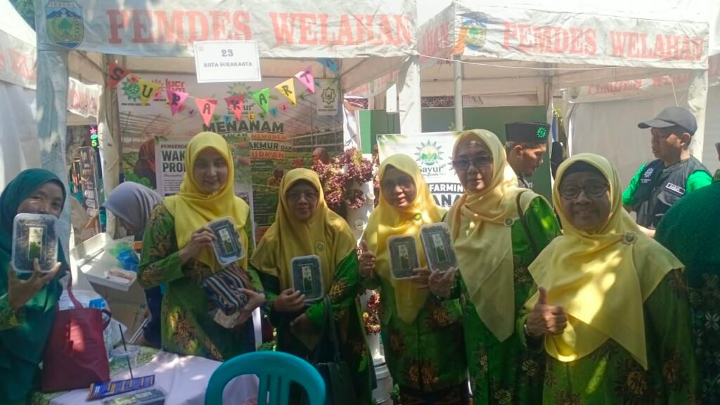 Pimpinan Daerah Muhammadiyah (PDM) Kota Surakarta menampilkan dua program unggulan, Masjid Nurul Hidayah Mojo dan HidroponikMu, dalam Expo Cabang Ranting Masjid (CRM) Award Tingkat Provinsi Jawa Tengah di SD Muhammadiyah Blimbingrejo, Jepara, 8–9 Agustus 2026