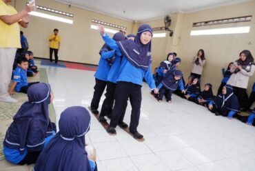 Jauhkan Anak dari Gawai, SD Muhammadiyah PK Solo Hidupkan Dolanan Bocah