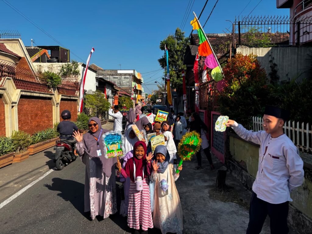 Pawai Maulid Nabi Jadi Cara SD Muhammadiyah 14 Danukusuman Tanamkan Keteladanan