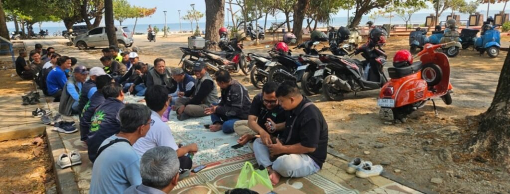 Sebanyak 33 peserta mengikuti silaturahmi dan konsolidasi awal untuk menyongsong pembentukan kepengurusan BikersMu Chapter Jepara. Kegiatan tersebut berlangsung di Pantai Bandengan, Tirta Samudra, Jepara, Ahad (23/8/2026).
