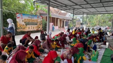 Kolaborasi TK Aisyiyah Bolon 1 dan TK Aisyiyah Madoh Meriahkan Festival PAUD