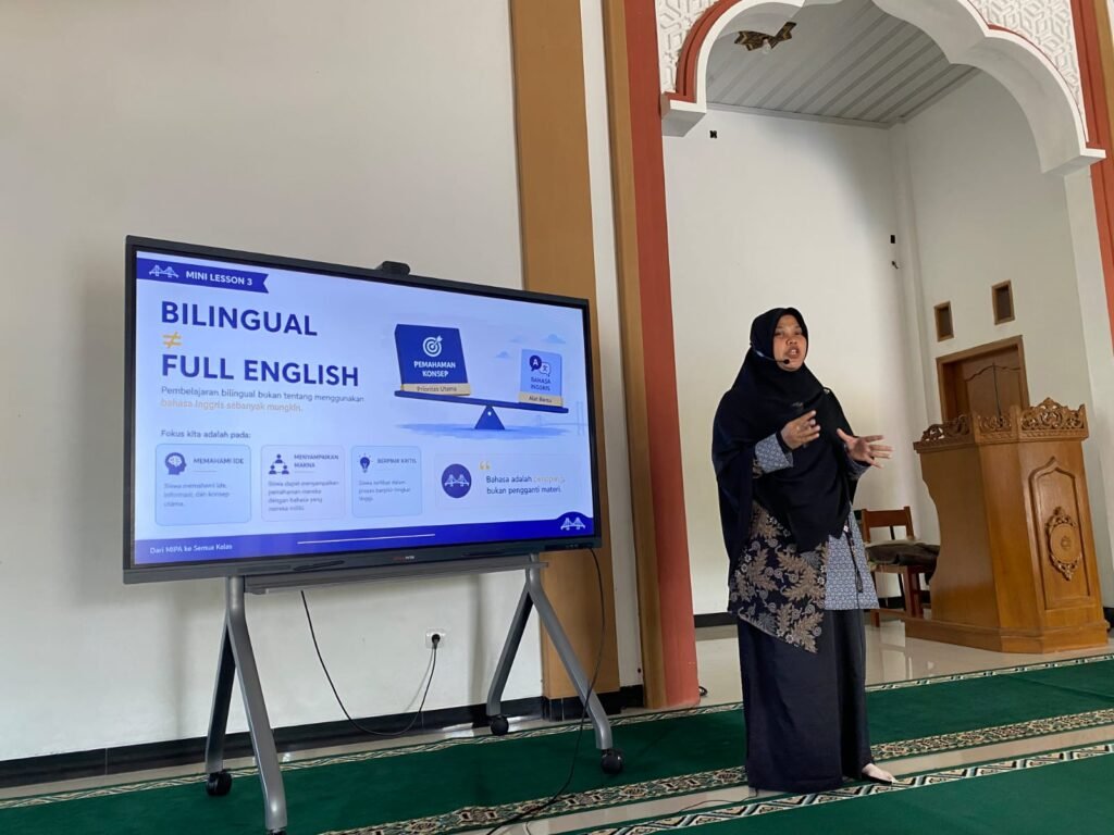 Semangat long life learning tidak hanya ditanamkan kepada siswa, tetapi juga menjadi bagian penting dalam pengembangan kompetensi guru. Hal tersebut terlihat dalam kegiatan Focus Group Discussion (FGD) yang digelar SMP Muhammadiyah 7 Colomadu (SMP MUTU), Sabtu (29/8/2026).
