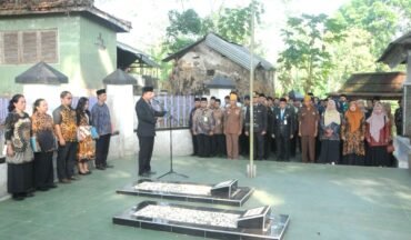 Bukan Sekadar Ziarah, Ini yang Dipetik Mahasiswa UMS dari Jejak Prof. R. Soeharso